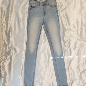 Hollister Jean's